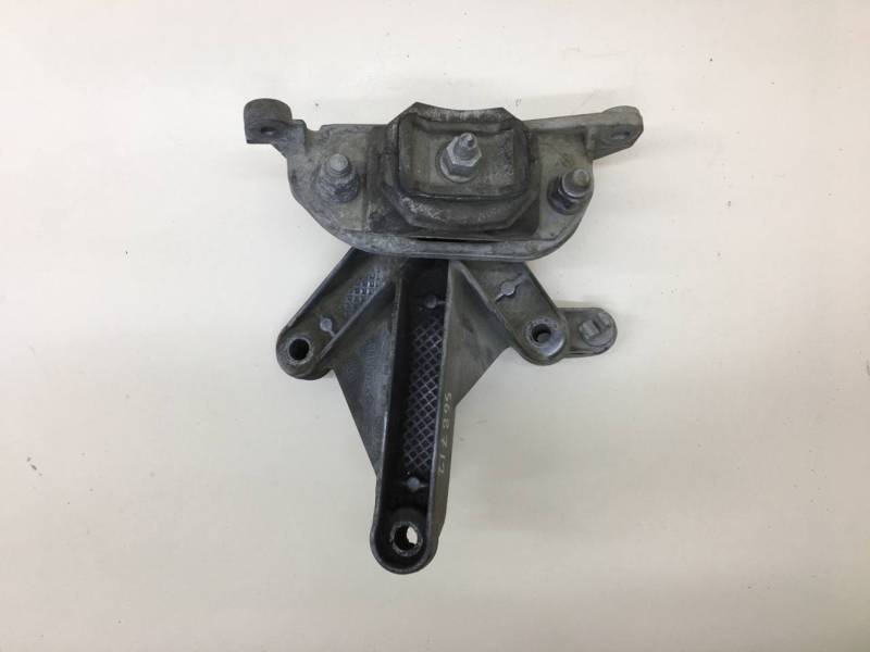 Кронштейн КПП Nissan Almera 3 (G11, G15) 2012> Кронштейн КПП Nissan Almera 3 (G11, G15) 2012>