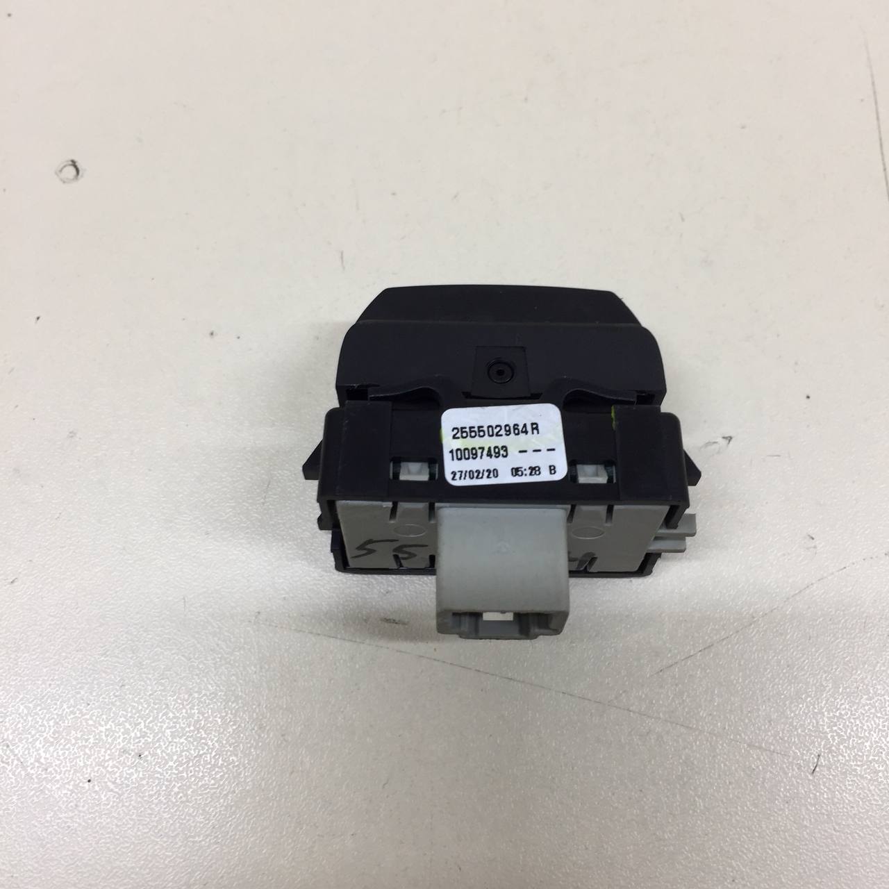 Кнопка многофункциональная Renault Sandero Stepway (5S) 2014-2022