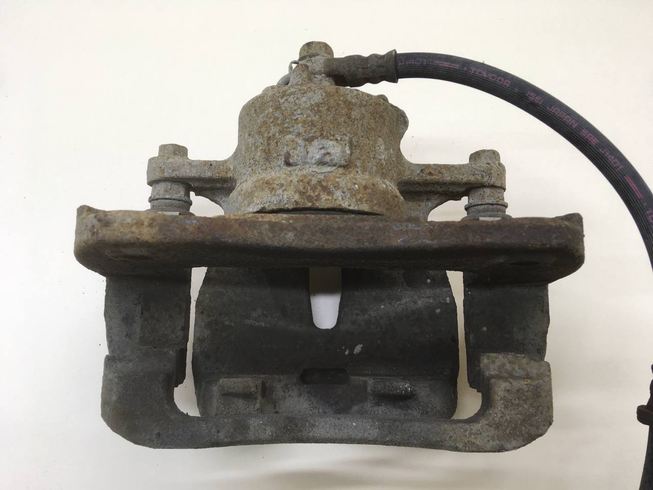 Суппорт передний правый Toyota Rav 4 (A30) 2006-2013