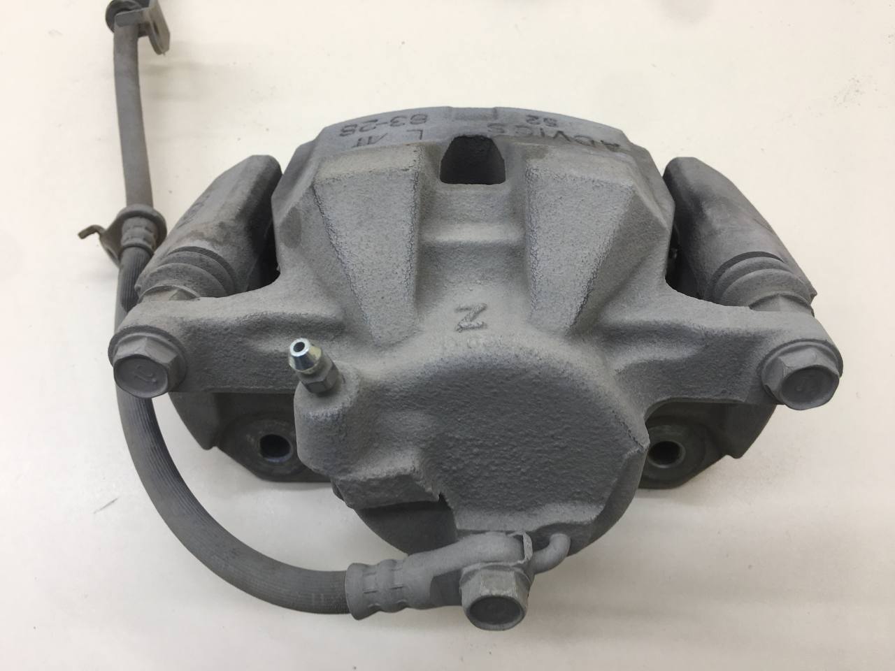 Суппорт передний левый Toyota Rav 4 (A30) 2006-2013