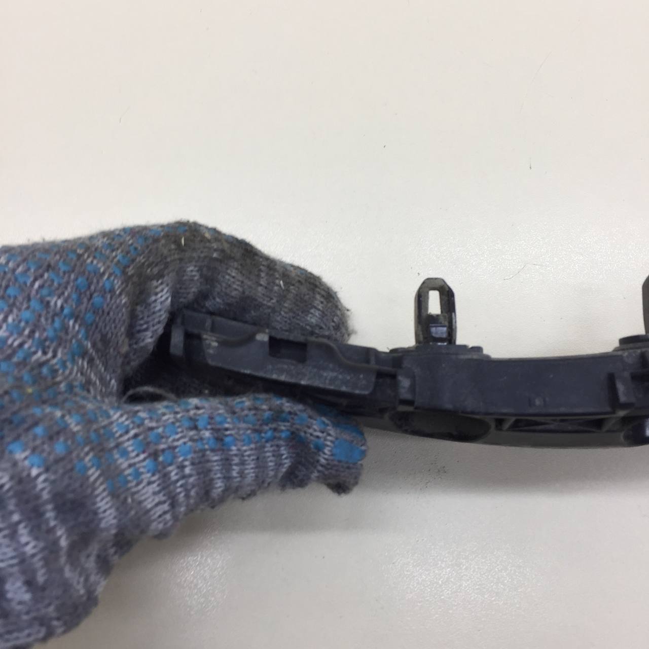Кронштейн заднего бампера левый Toyota Rav 4 (A30) 2006-2013