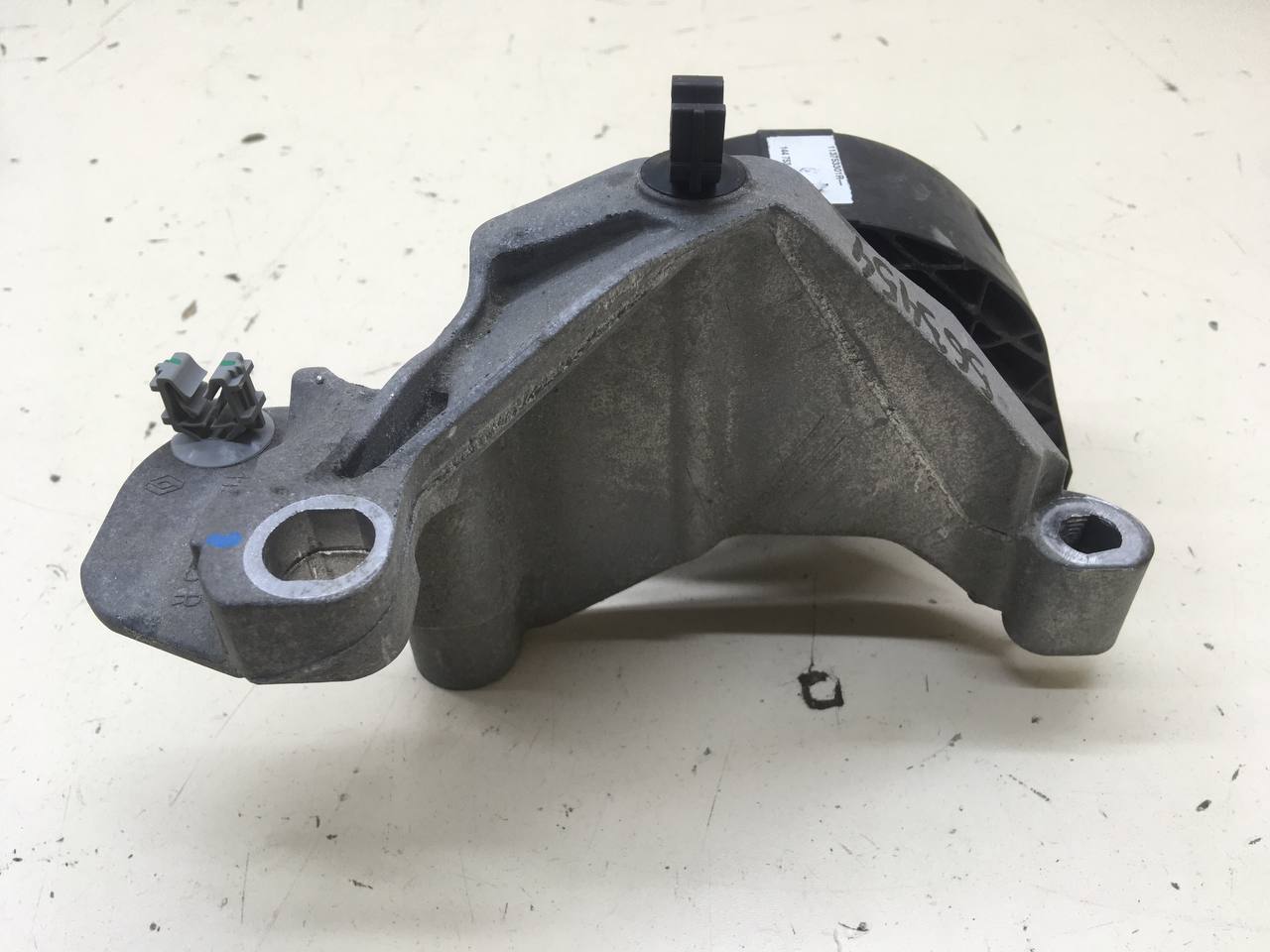 Опора двигателя правая Nissan Almera 3 (G11, G15) 2012> Опора двигателя правая Nissan Almera 3 (G11, G15) 2012>