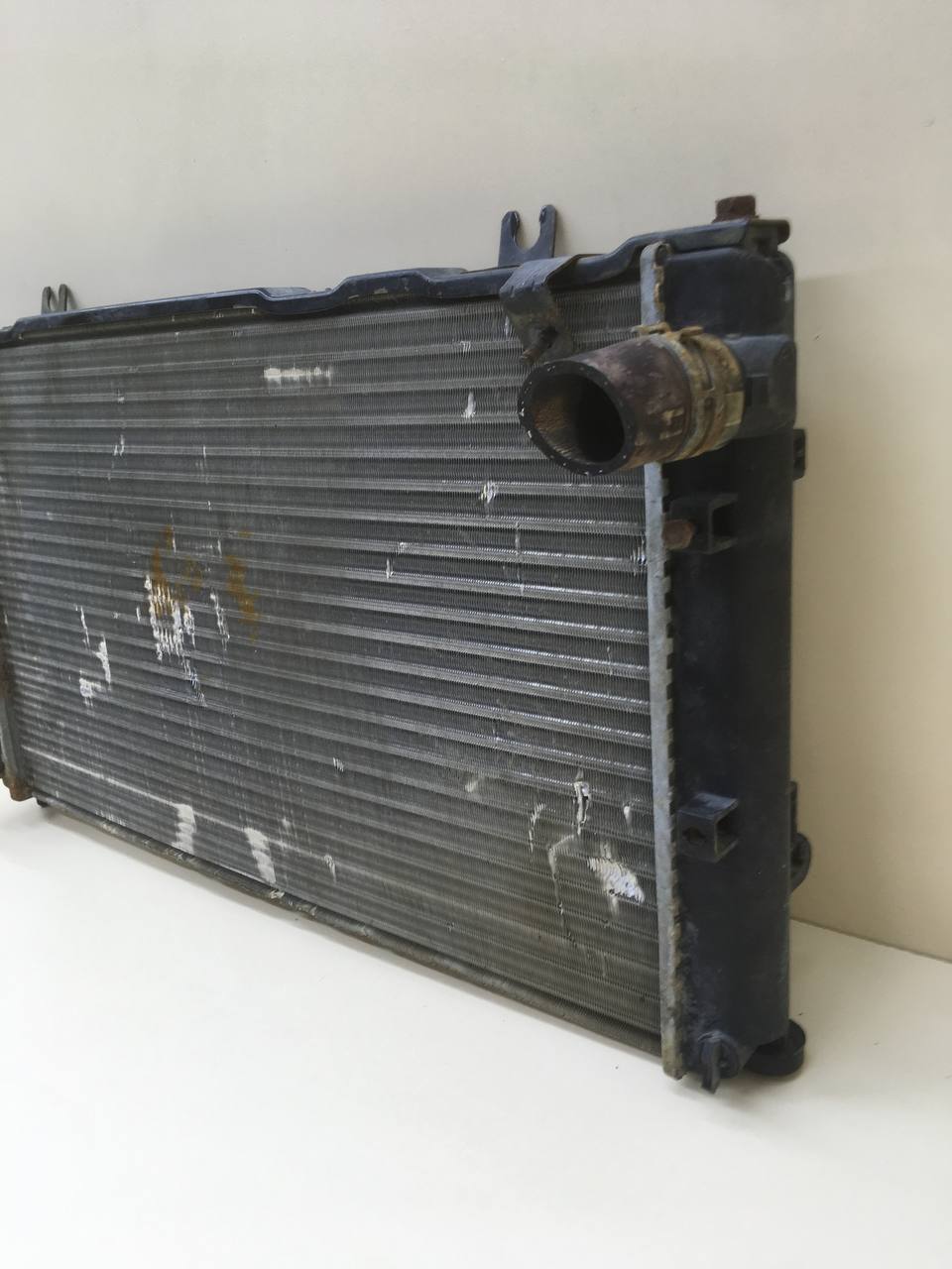 Радиатор охлаждения двигателя Lada Granta 2011>