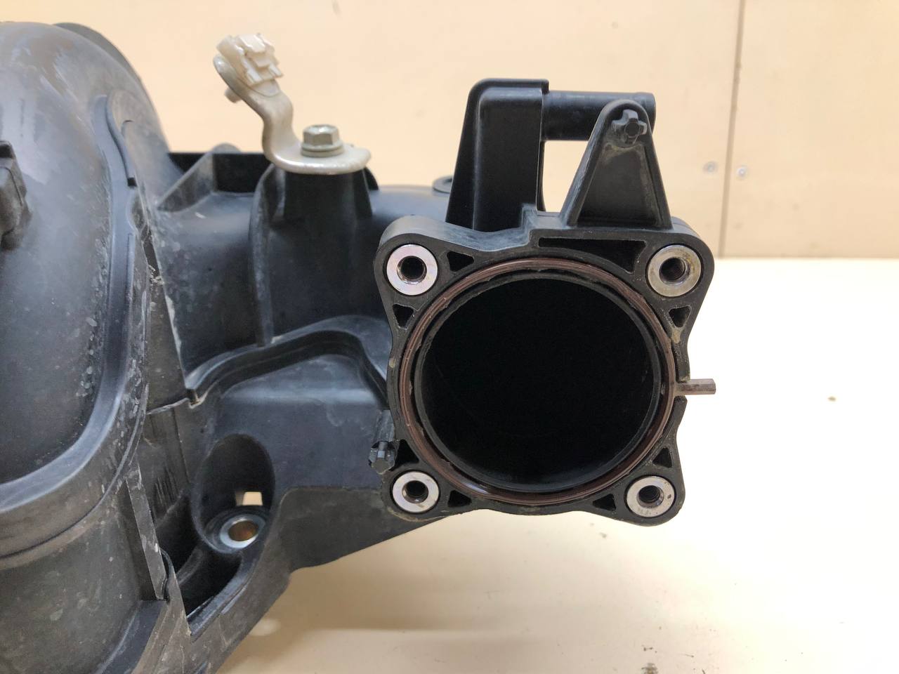 Коллектор впускной Toyota Rav 4 (XA40) 2013-2019