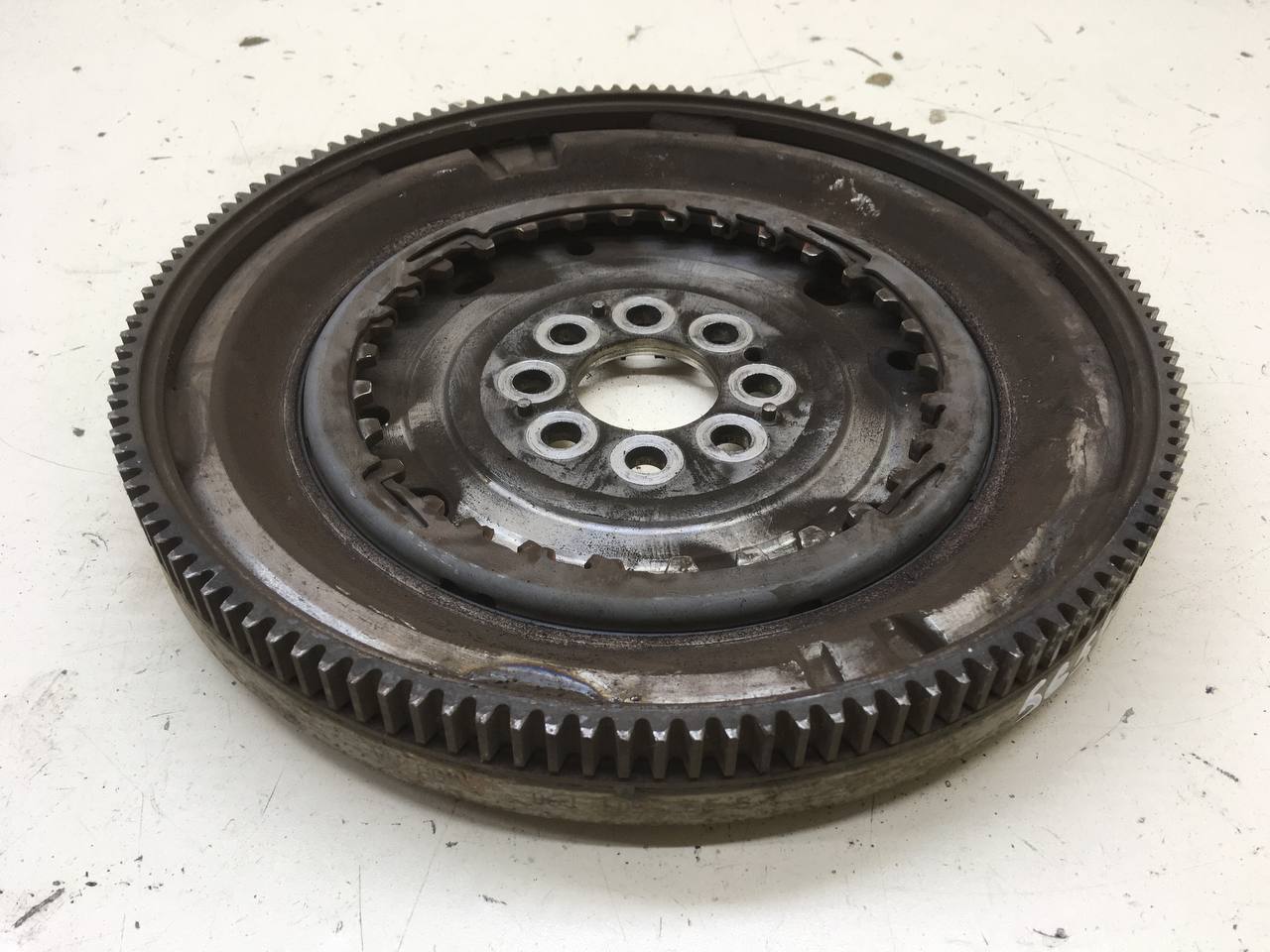 Маховик Volkswagen Passat B7 2011-2015 Маховик Volkswagen Passat B7 2011-2015