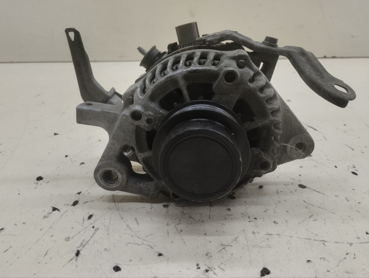 Генератор Toyota Corolla E180 2013-2019 Генератор Toyota Corolla E180 2013-2019