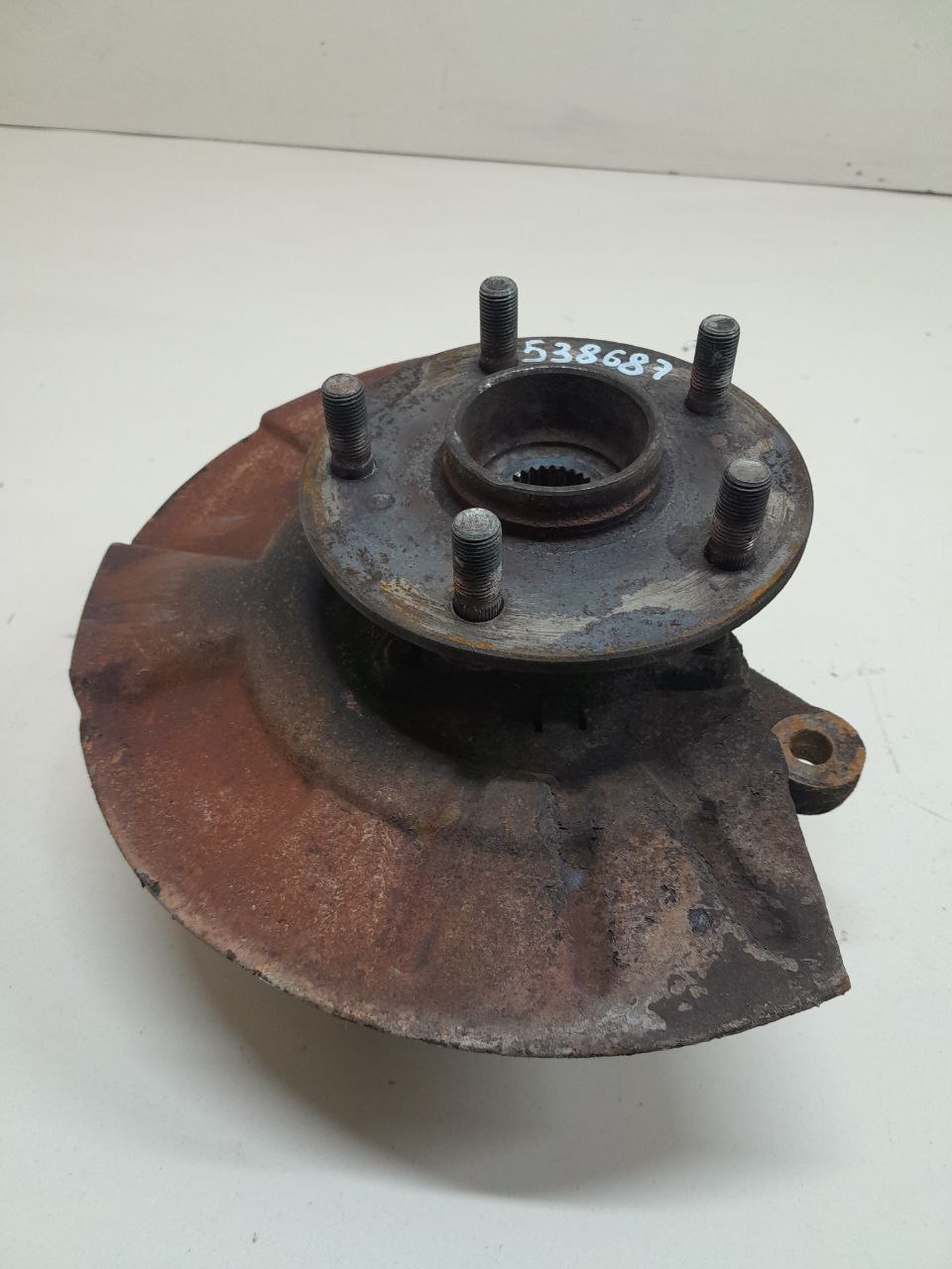 Кулак поворотный передний левый Suzuki Grand Vitara 2005-2015