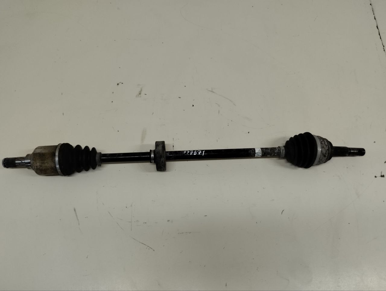 Полуось передняя правая Nissan Almera Classic (B10) 2006-2013 Полуось передняя правая Nissan Almera Classic (B10) 2006-2013