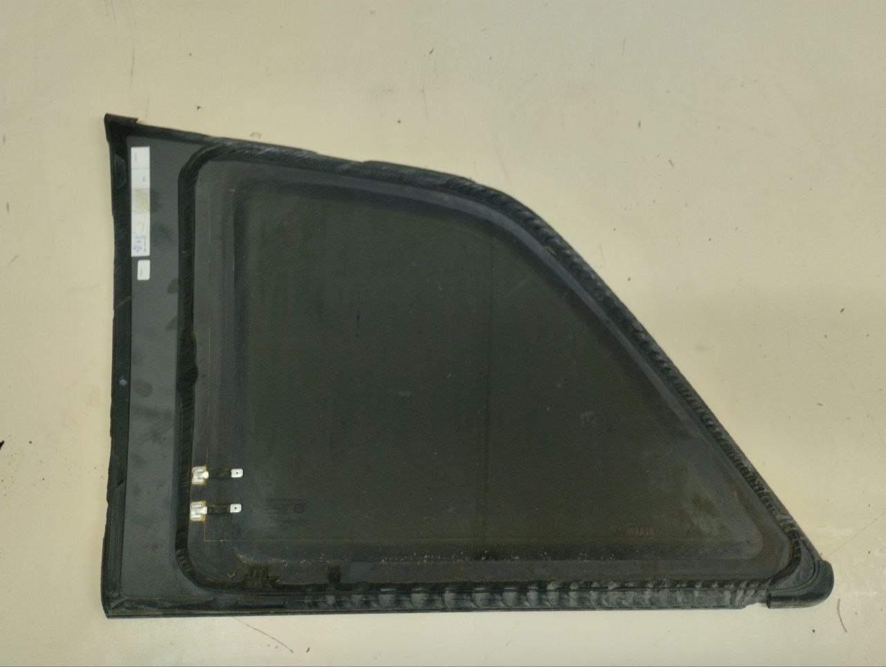 Стекло кузовное глухое правое Opel Zafira (B) 2005-2012