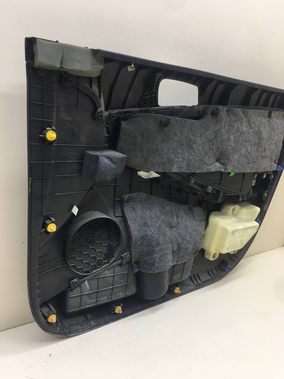 Обшивка двери передней левой Hyundai Solaris (RB) 2010-2017