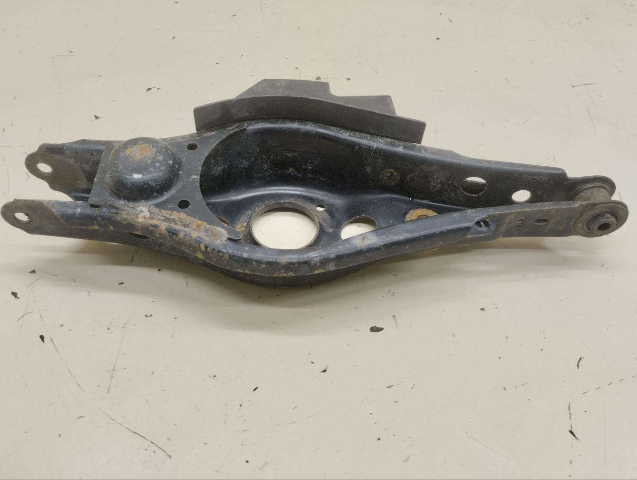 Рычаг задний поперечный Toyota Rav 4 (A30) 2006-2013