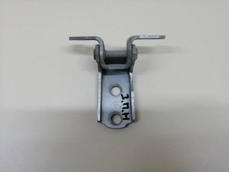 Петля двери задней правой нижняя Toyota Camry (V40) 2006-2011 Петля двери задней правой нижняя Toyota Camry (V40) 2006-2011