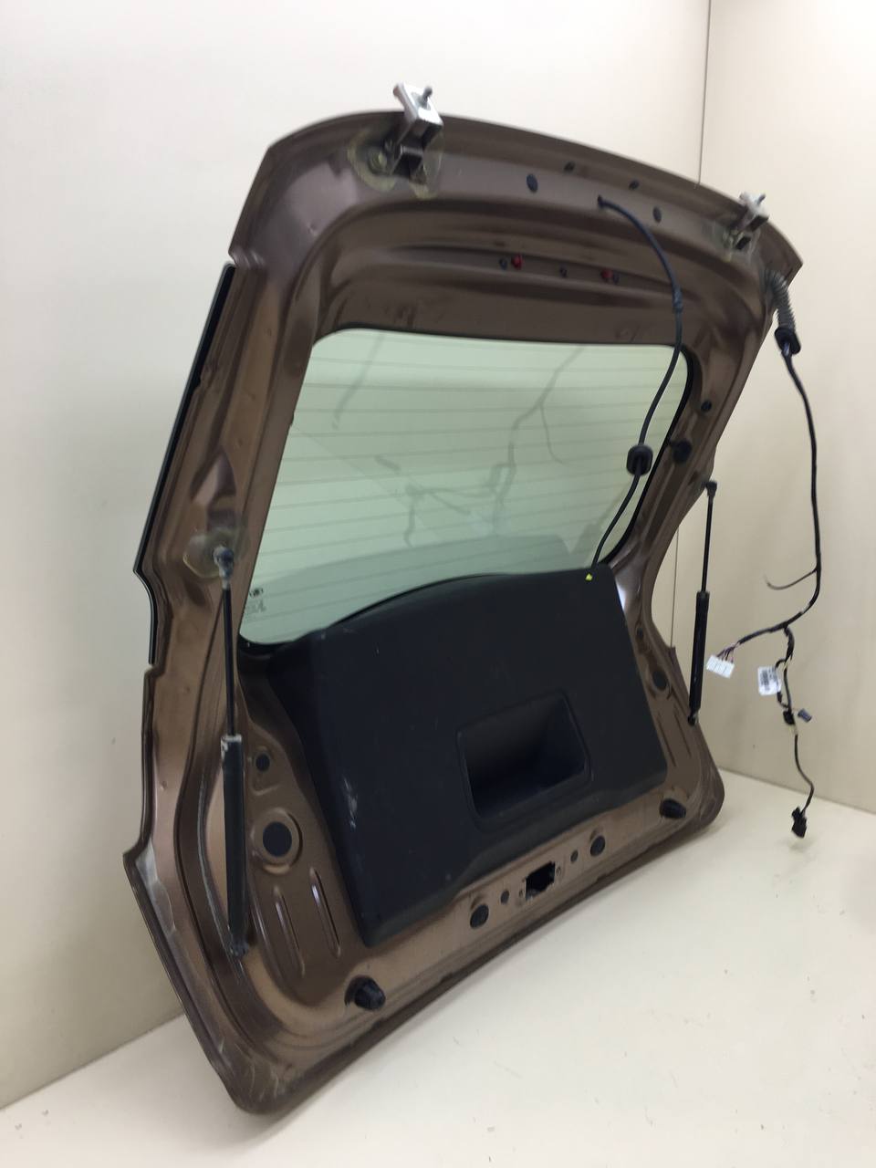 Дверь багажника со стеклом Lada X-RAY 2016> Дверь багажника со стеклом Lada X-RAY 2016>