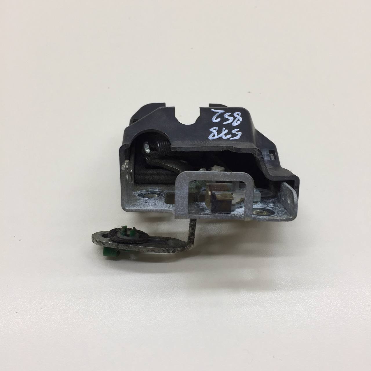 Замок багажника Honda Civic 4D 2006-2012