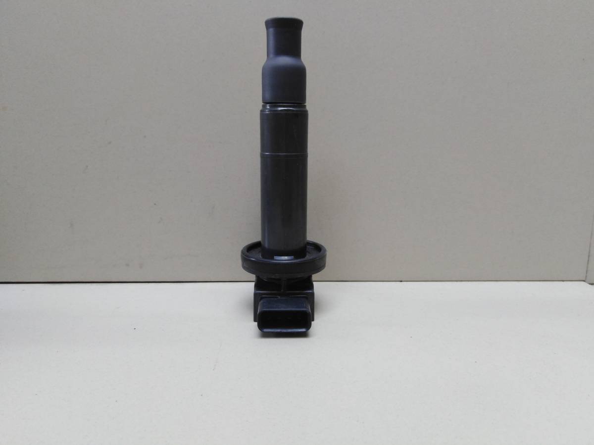 Катушка зажигания Toyota Corolla E120 2001-2007 Катушка зажигания Toyota Corolla E120 2001-2007