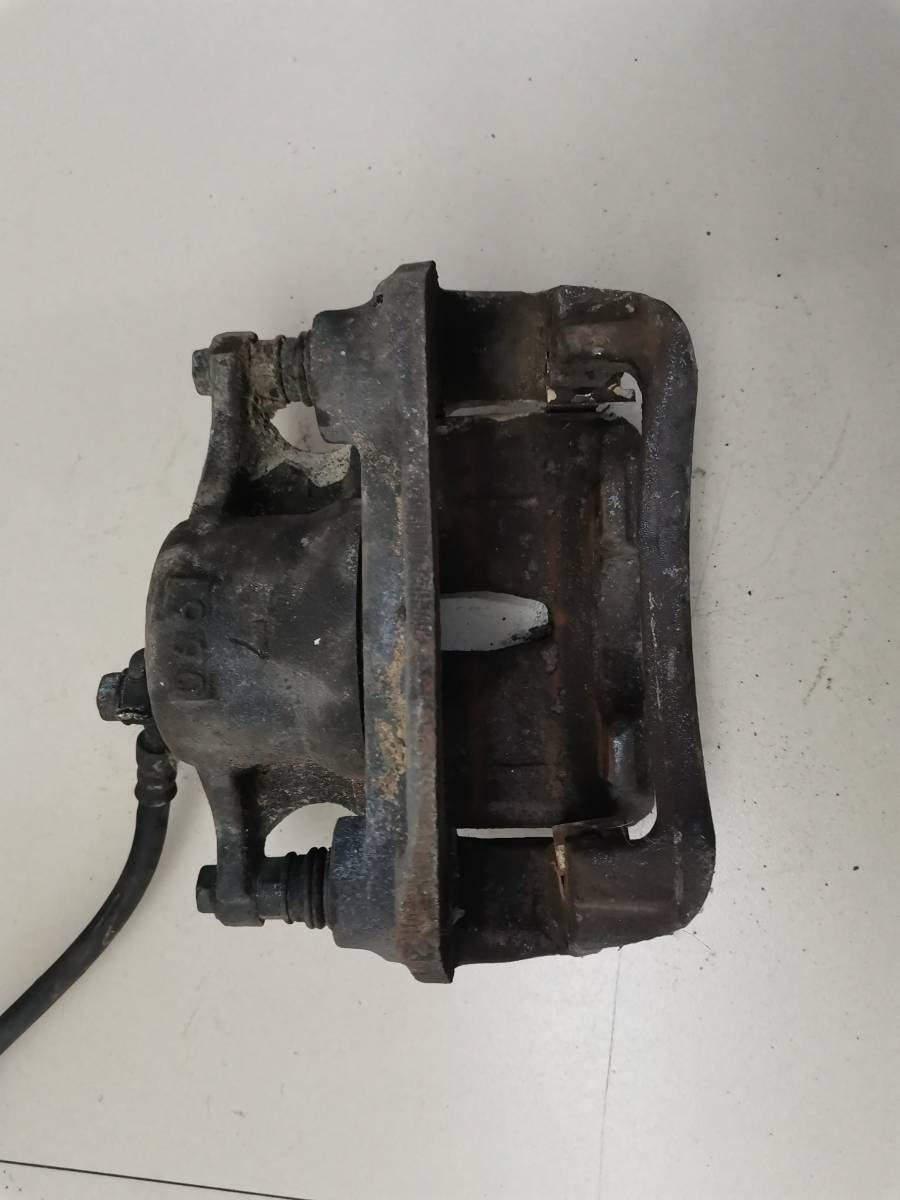 Суппорт передний правый Toyota Altezza (XE10) 1998-2005 Суппорт передний правый Toyota Altezza (XE10) 1998-2005