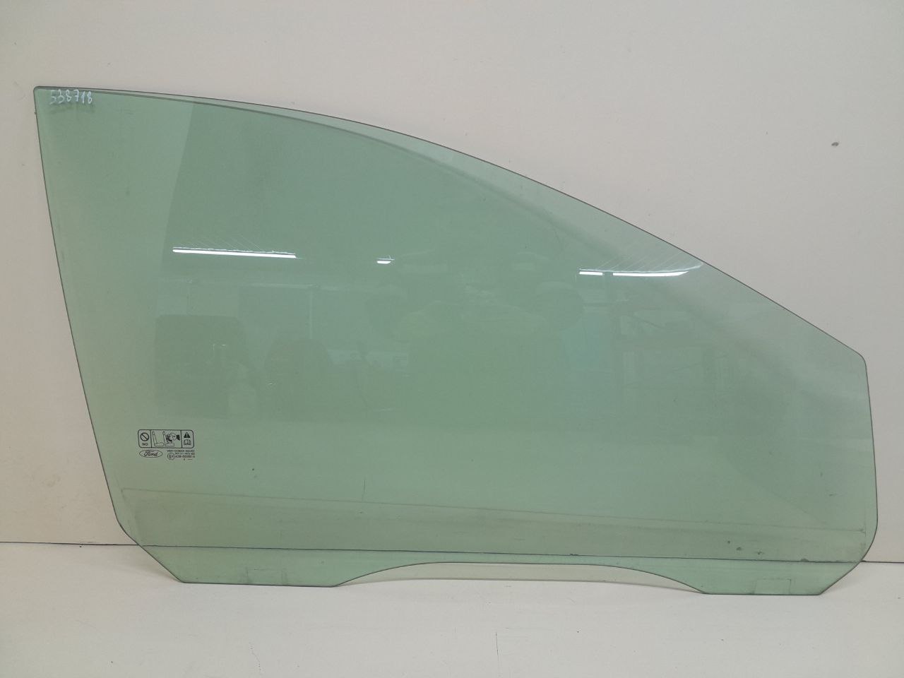 Стекло двери передней правой Ford Focus 2 (DB) 2008-2011