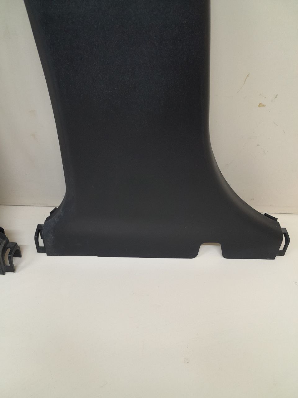 Обшивка стойки Kia Ceed (ED) 2007-2012