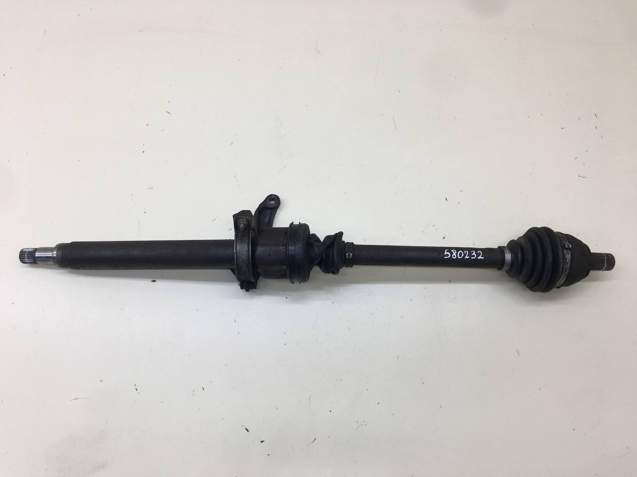 Полуось передняя правая Ford Focus 2 (DB) 2008-2011 Полуось передняя правая Ford Focus 2 (DB) 2008-2011
