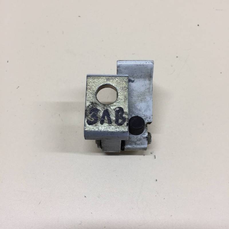 Петля двери Skoda Rapid 2012-2020 Петля двери Skoda Rapid 2012-2020
