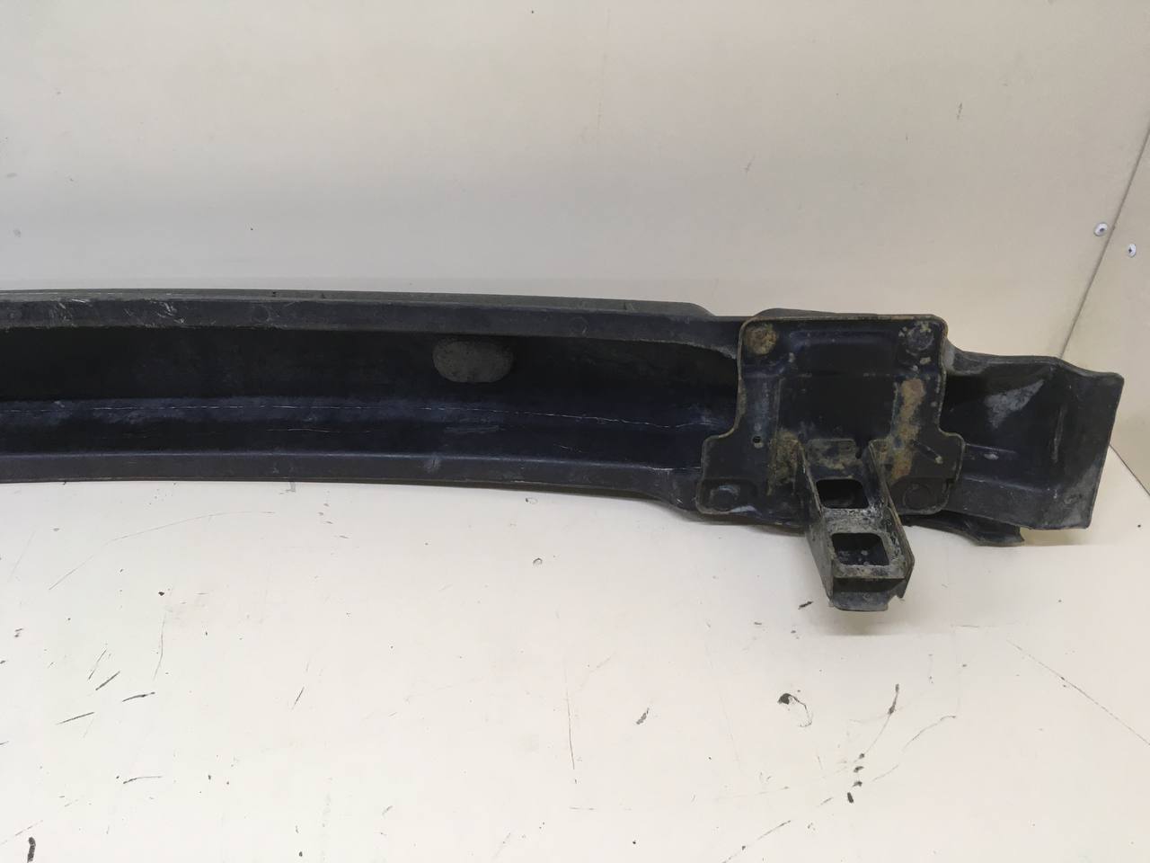 Усилитель переднего бампера Kia Spectra (SD) 2004-2011