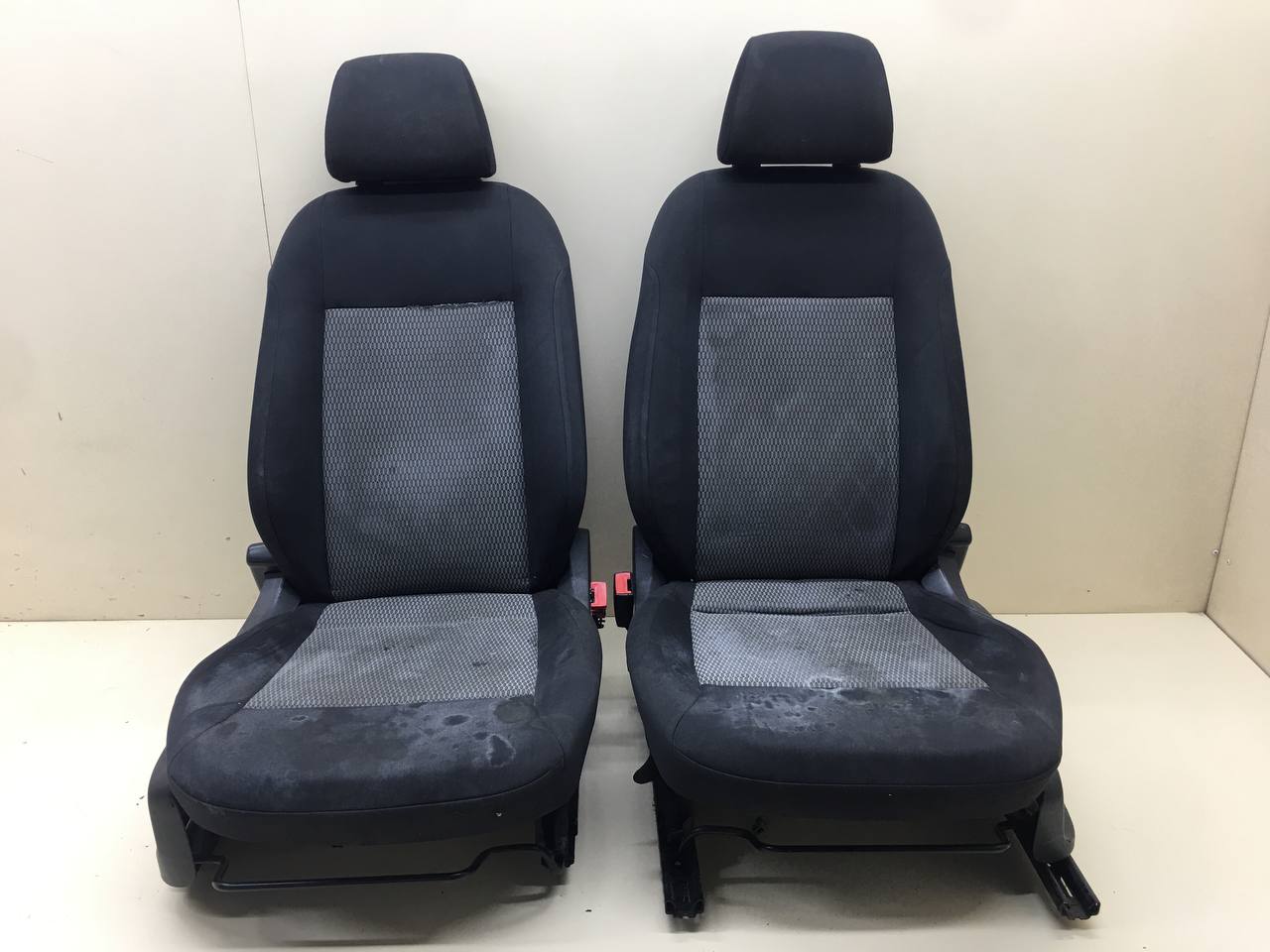 Сиденье (комплект) Volkswagen Polo (MK5) 2011-2020 Сиденье (комплект) Volkswagen Polo (MK5) 2011-2020