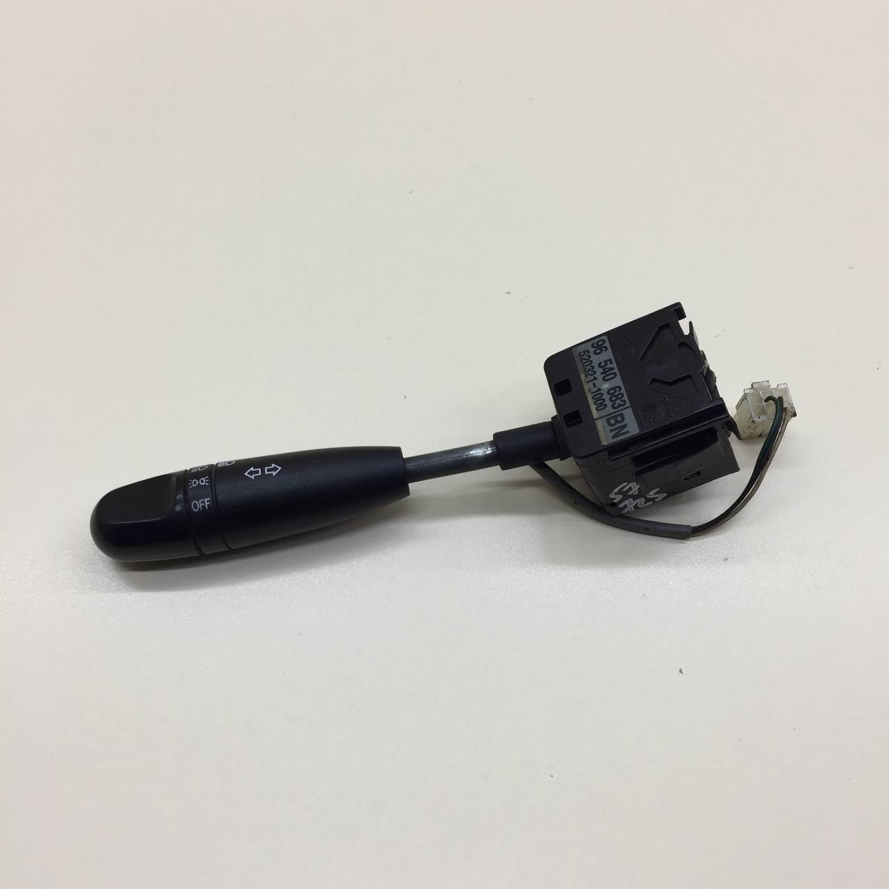 Переключатель поворотов подрулевой Chevrolet Aveo T250 2005-2011 Переключатель поворотов подрулевой Chevrolet Aveo T250 2005-2011