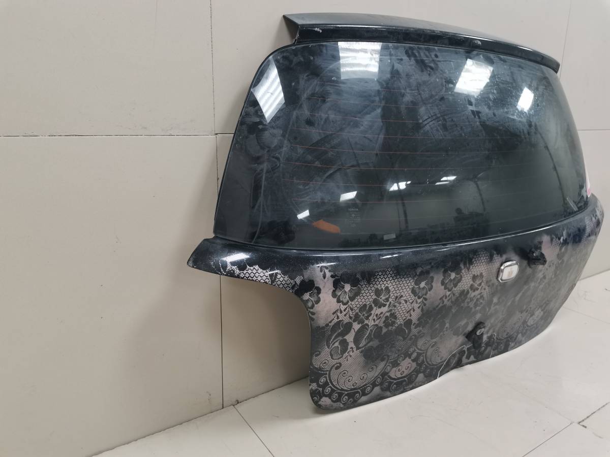 Дверь багажника со стеклом Toyota Vitz (P10) 1999-2005