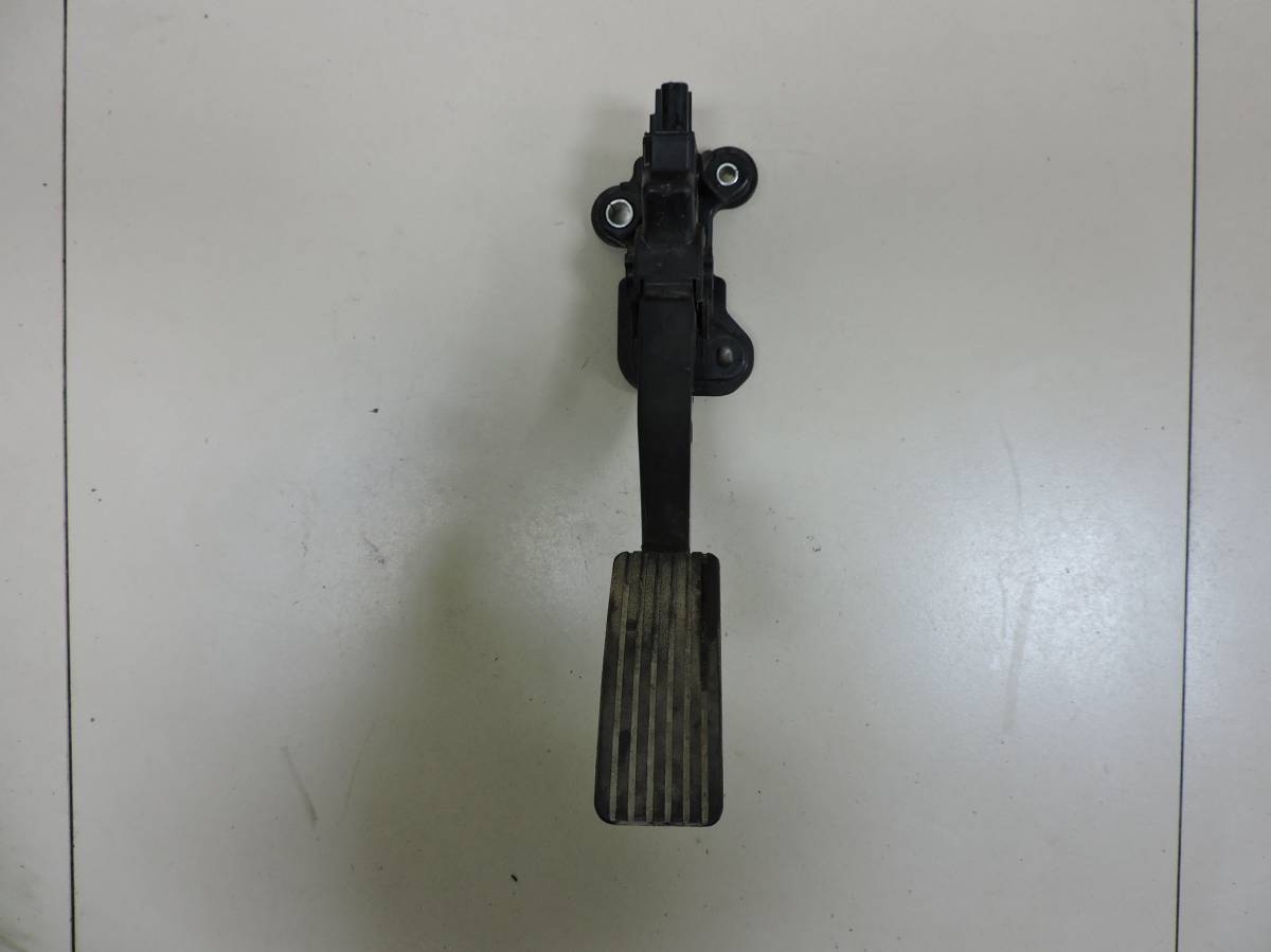 Педаль газа Mitsubishi Outlander XL (CW) 2006-2012