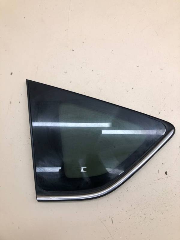 Стекло кузовное глухое левое Toyota Rav 4 (XA40) 2013-2019