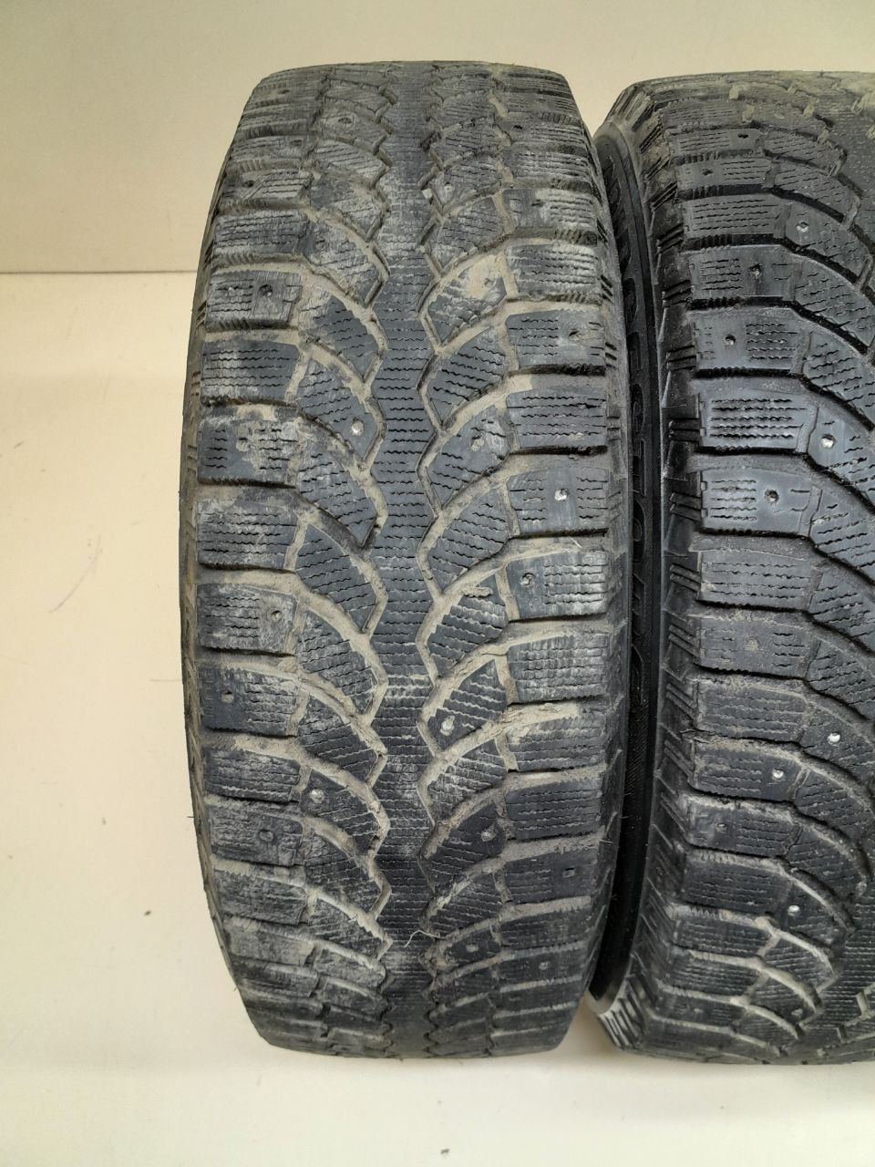 Шины R15 Зимние шипованные Bridgestone Blizzak Spike-01 Шины R15 Зимние шипованные Bridgestone Blizzak Spike-01