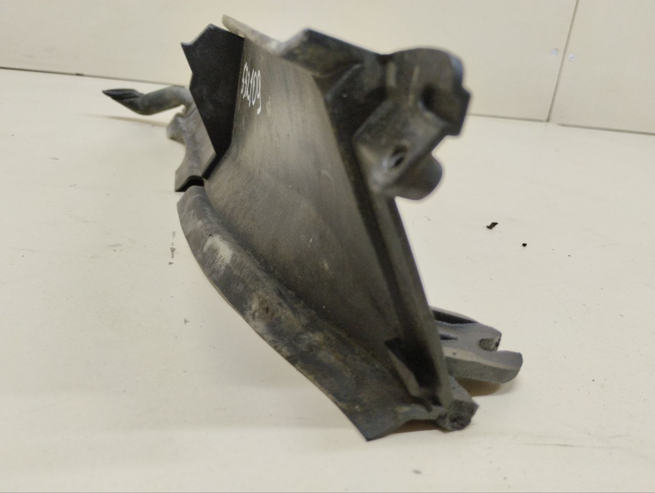 Накладка (кузов внутри) BMW 3-series E90/E91 2005-2011