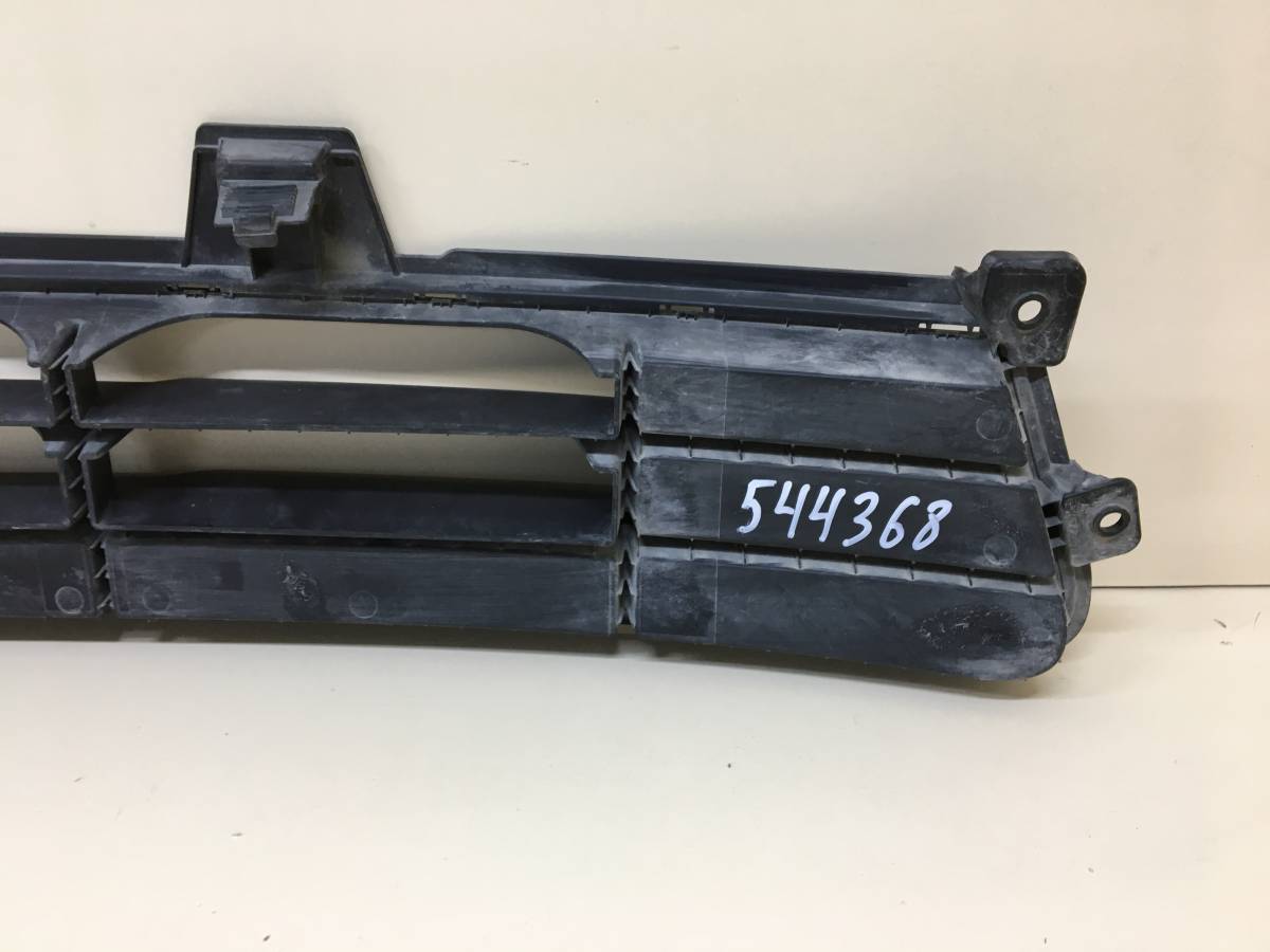 Решетка в бампер центральная Kia Seltos 2019>