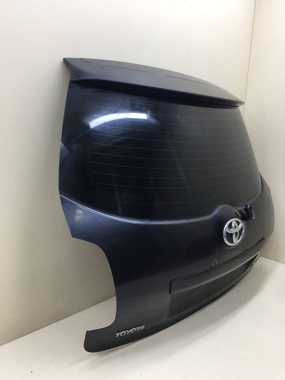 Дверь багажника со стеклом Toyota Auris (E150) 2006-2012