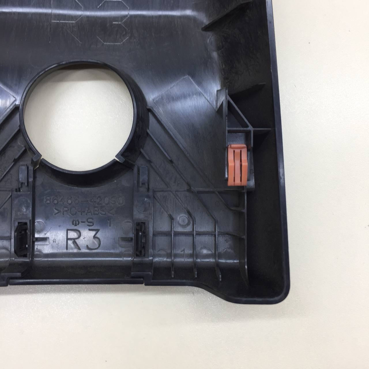 Накладка декоративная Toyota Rav 4 (XA40) 2013-2019