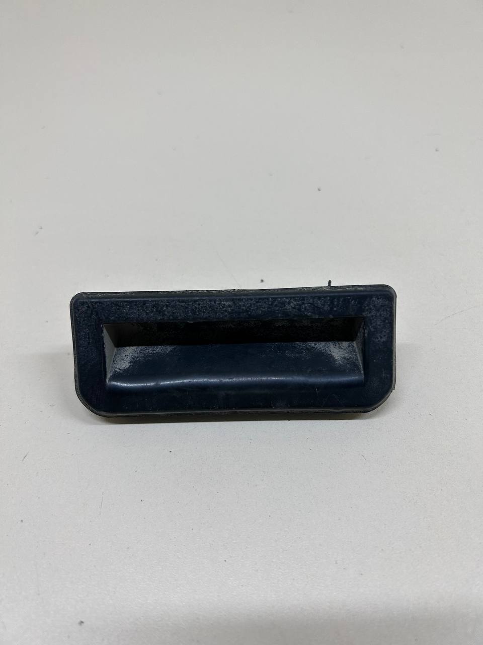 Кнопка открывания багажника Volkswagen Polo (MK5) 2011-2020