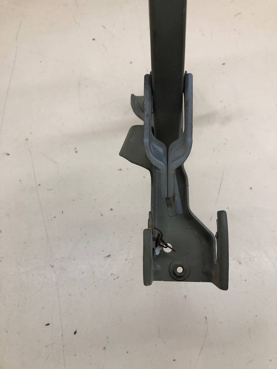 Петля крышки багажника Chevrolet Aveo T300 2011>