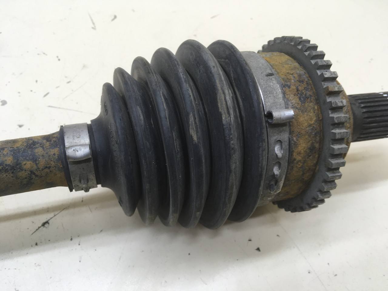 Полуось передняя левая Mazda Mazda 6 (GG) 2002-2007 Полуось передняя левая Mazda Mazda 6 (GG) 2002-2007