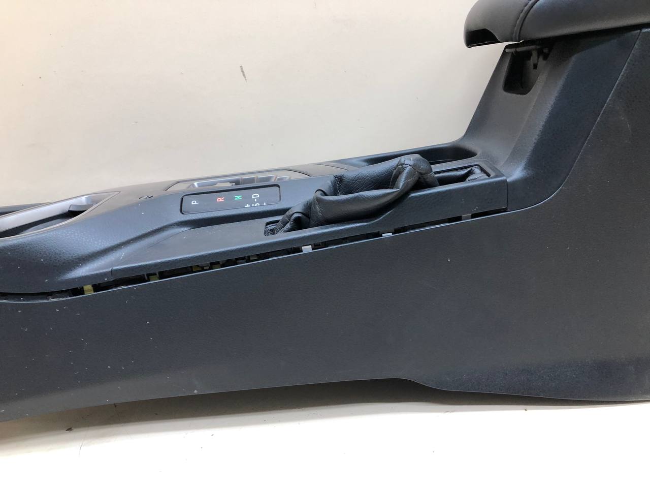 Консоль центральная Toyota Rav 4 (XA40) 2013-2019