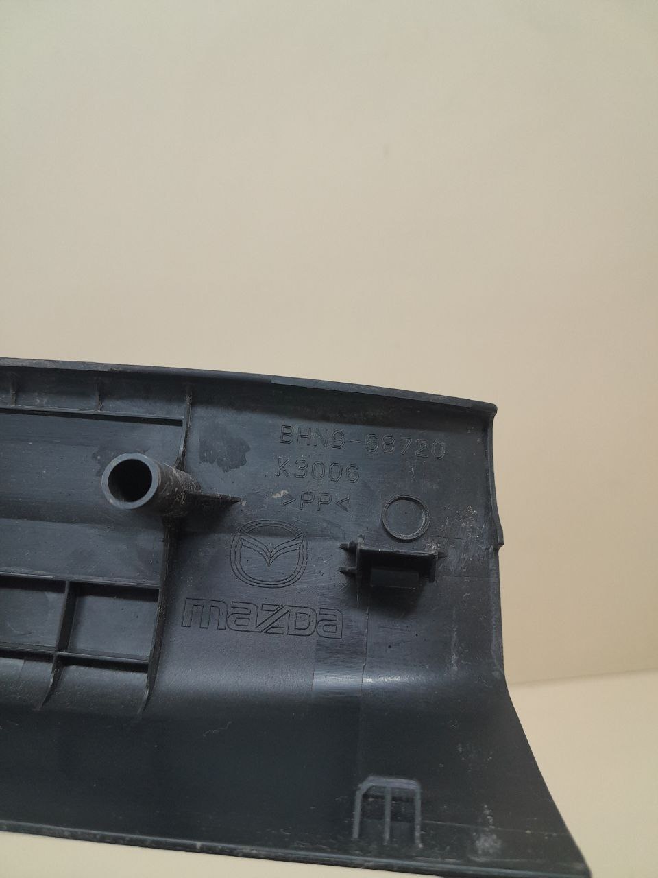 Накладка порога (внутренняя) Mazda Mazda 3 (BM) 2013-2016 Накладка порога (внутренняя) Mazda Mazda 3 (BM) 2013-2016