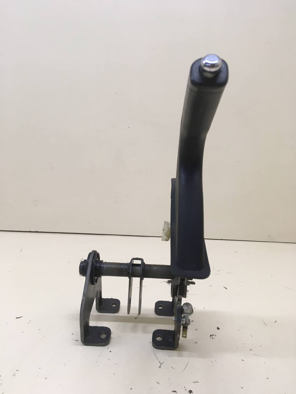 Рычаг стояночного тормоза Hyundai ix35 (LM) 2010-2015