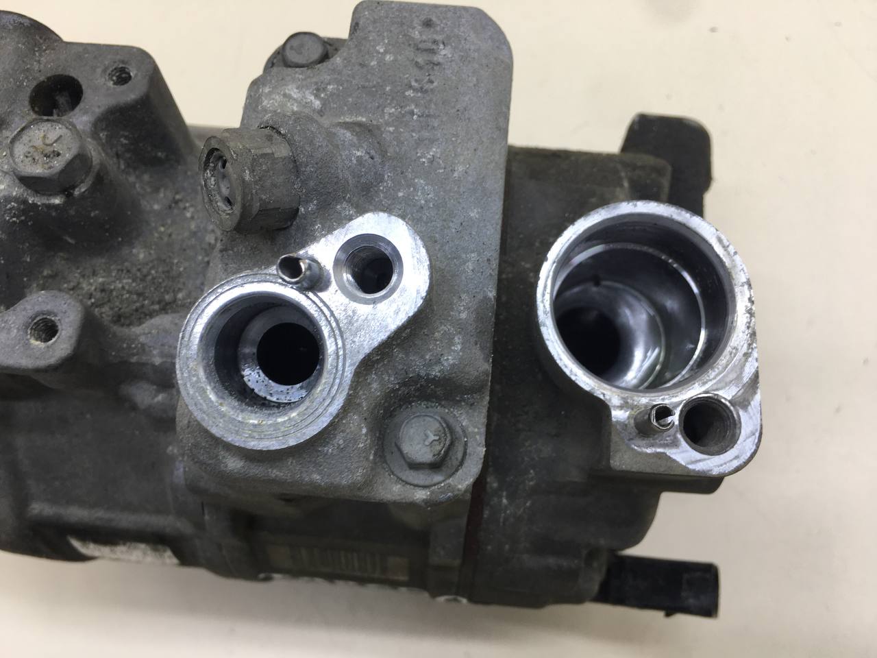 Компрессор системы кондиционирования Volkswagen Passat B7 2011-2015