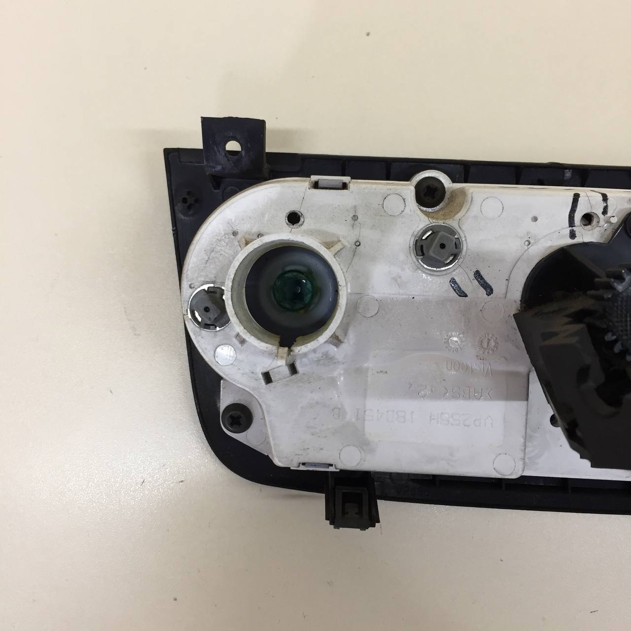 Блок управления отопителем Ford Fiesta (MK5) 2002-2008 Блок управления отопителем Ford Fiesta (MK5) 2002-2008
