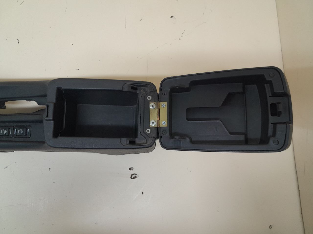 Консоль центральная Nissan Almera (N16) 2000-2006 Консоль центральная Nissan Almera (N16) 2000-2006