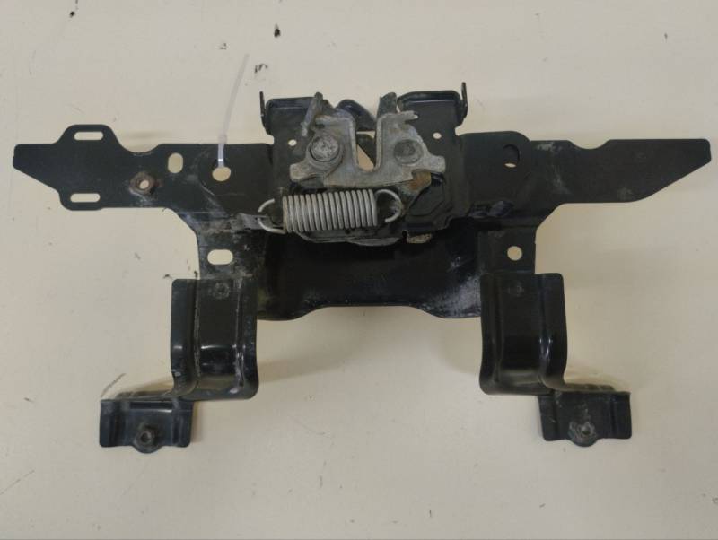 Замок капота Mazda Mazda 3 (BM) 2013-2016 Замок капота Mazda Mazda 3 (BM) 2013-2016