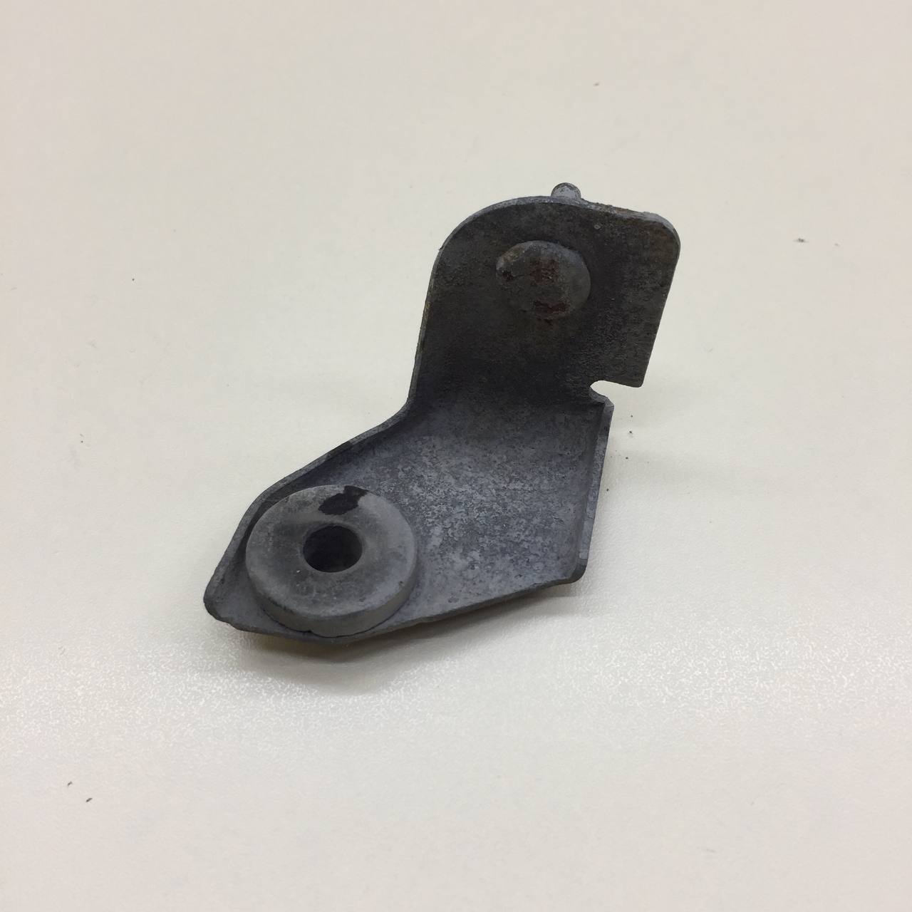Кронштейн кондиционера Nissan Primera (P12) 2002-2007