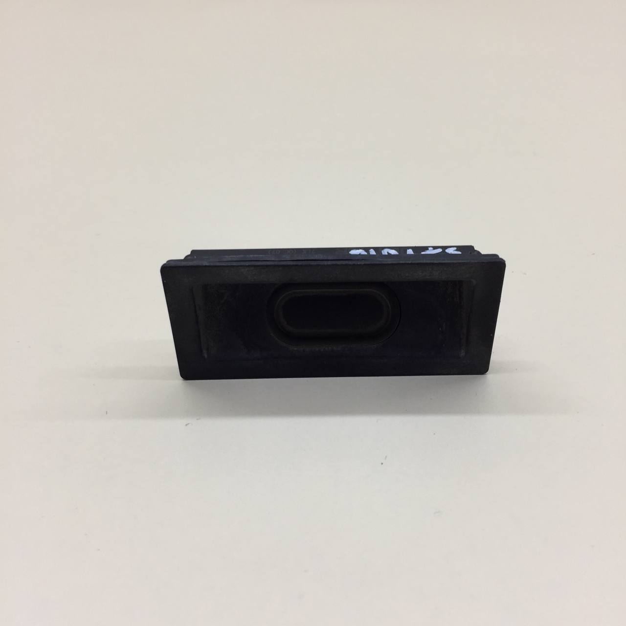 Кнопка открывания багажника Jetour Dashing 2022>