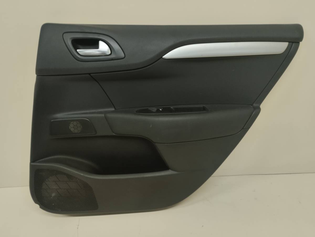 Обшивка двери задней правой Citroen C4 2011>