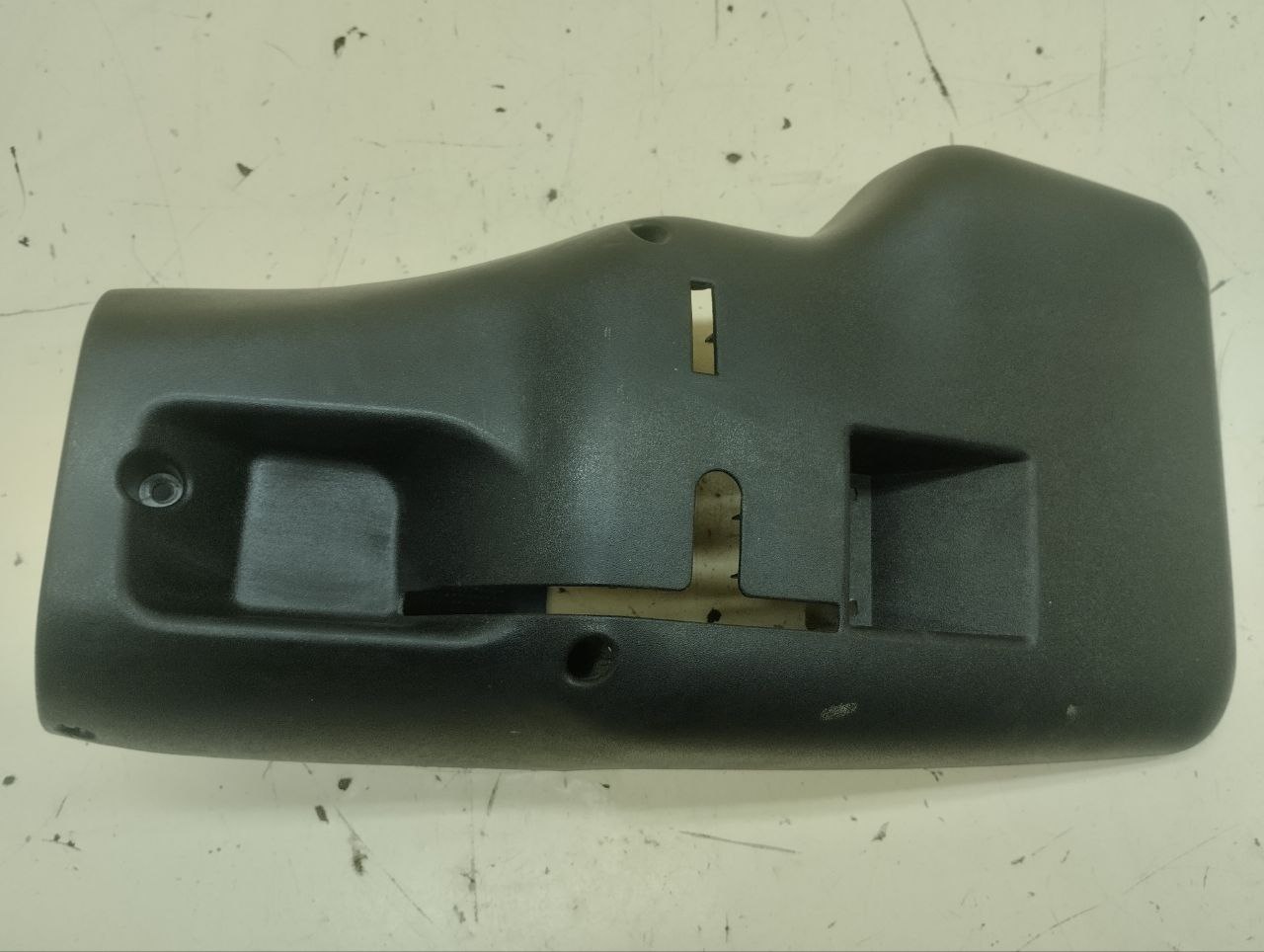 Кожух рулевой колонки Chevrolet Niva 2002-2009