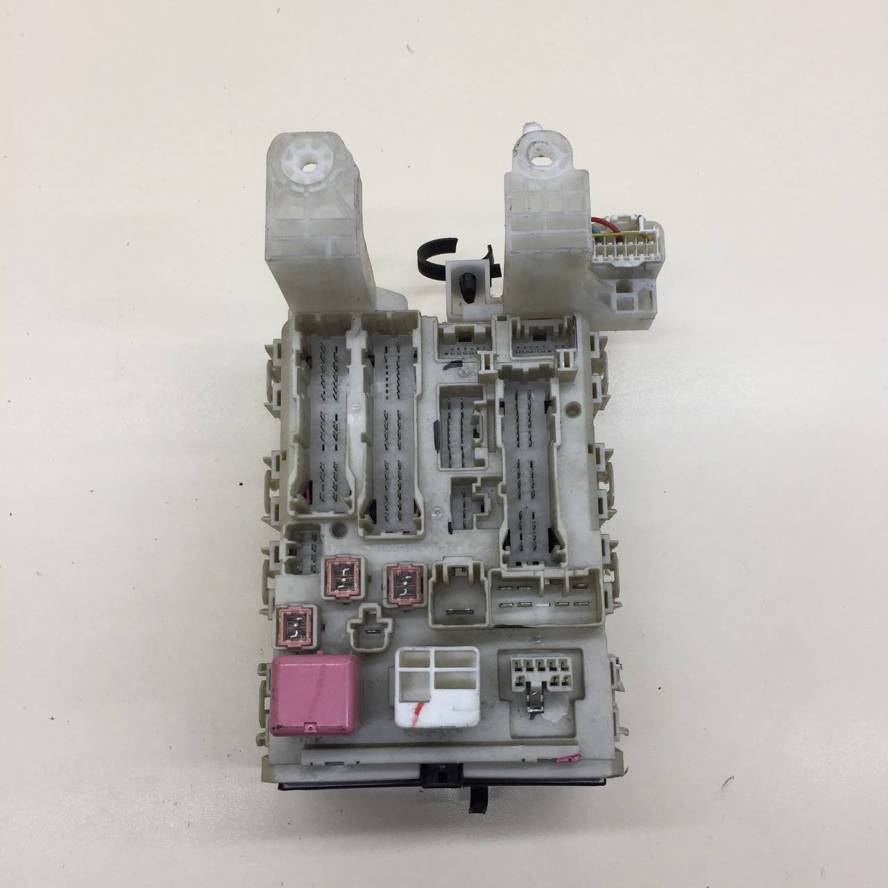 Блок предохранителей Toyota Corolla E150 2006-2013 Блок предохранителей Toyota Corolla E150 2006-2013
